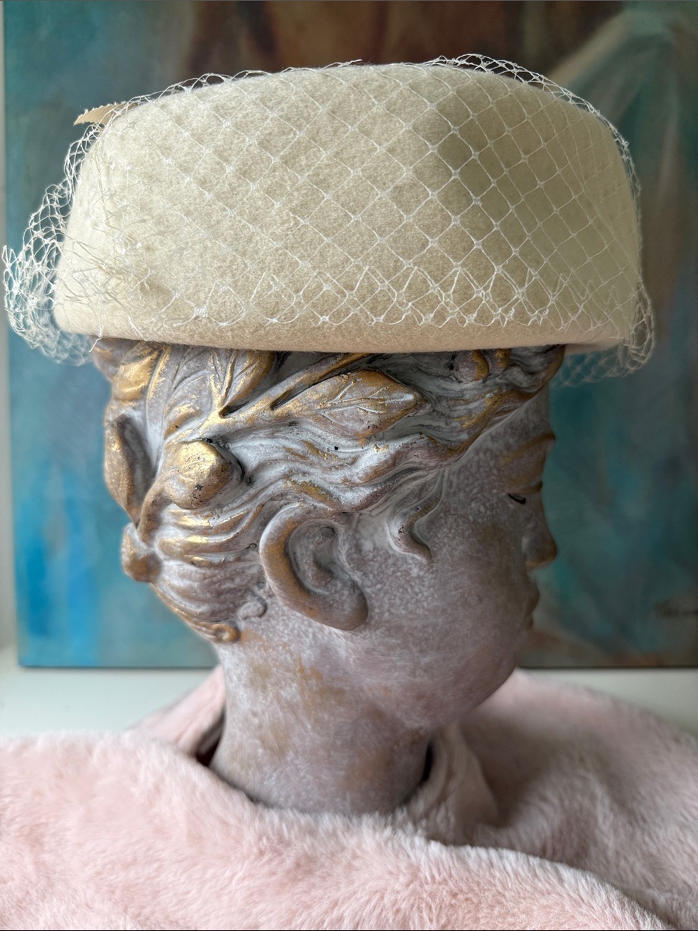 Vintage Wool Felt Ivory Pillbox Hat with Veil - Picture 4 of 10